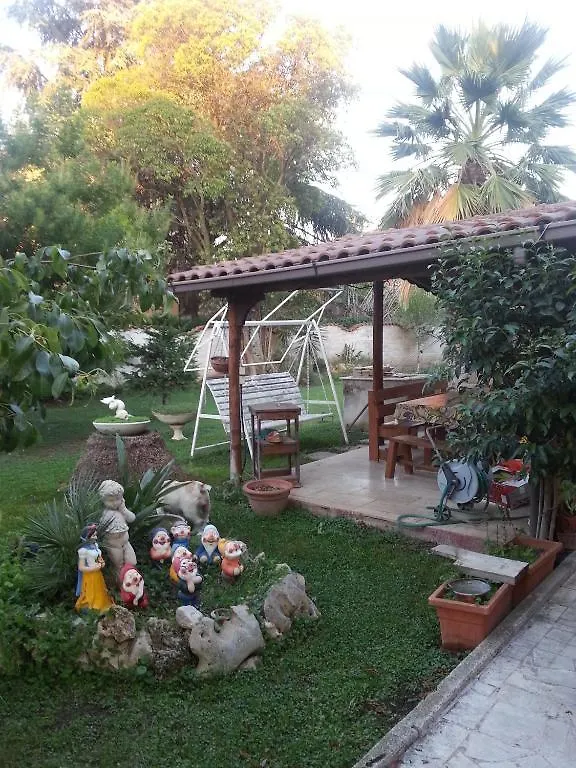 Bed & Breakfast Alexander Bed And Breakfast Ciampino Italy