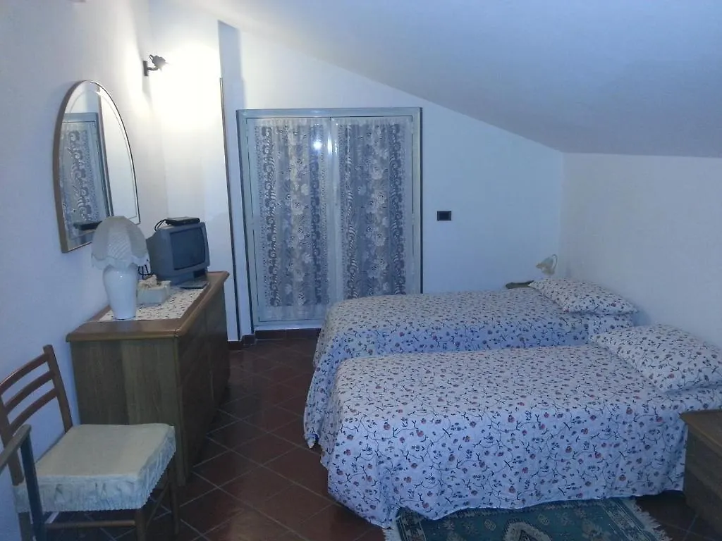Alexander Bed And Breakfast Ciampino Italie